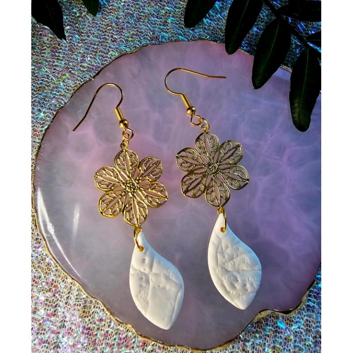 White-Gold Flowers Drop Earrings